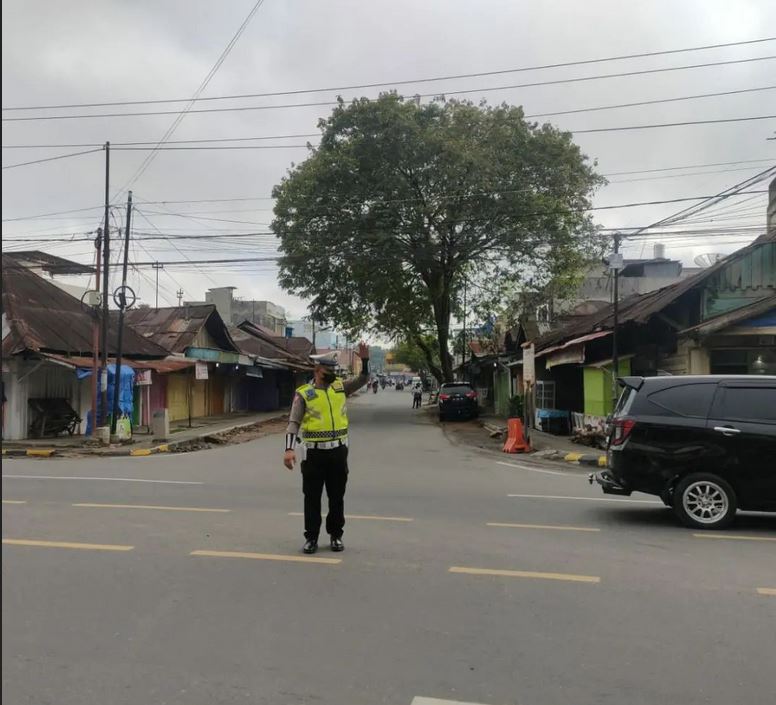 Atur Arus Lalu Lintas Agar Lancar, Personel Polres Padangsidimpuan Gelar Pos Padat Pagi