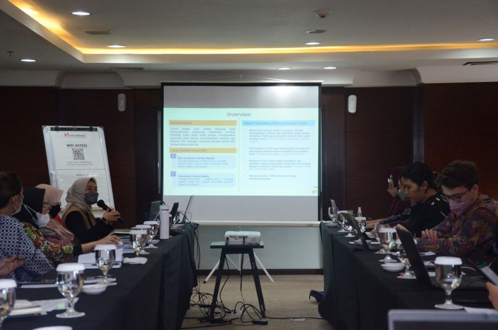 KADIN Indonesia bekerja sama dengan Perhimpunan Hotel dan Restoran Indonesia (PHRI) dan Kementerian Koordinator Perekonomian untuk mengadakan Showcase VR.