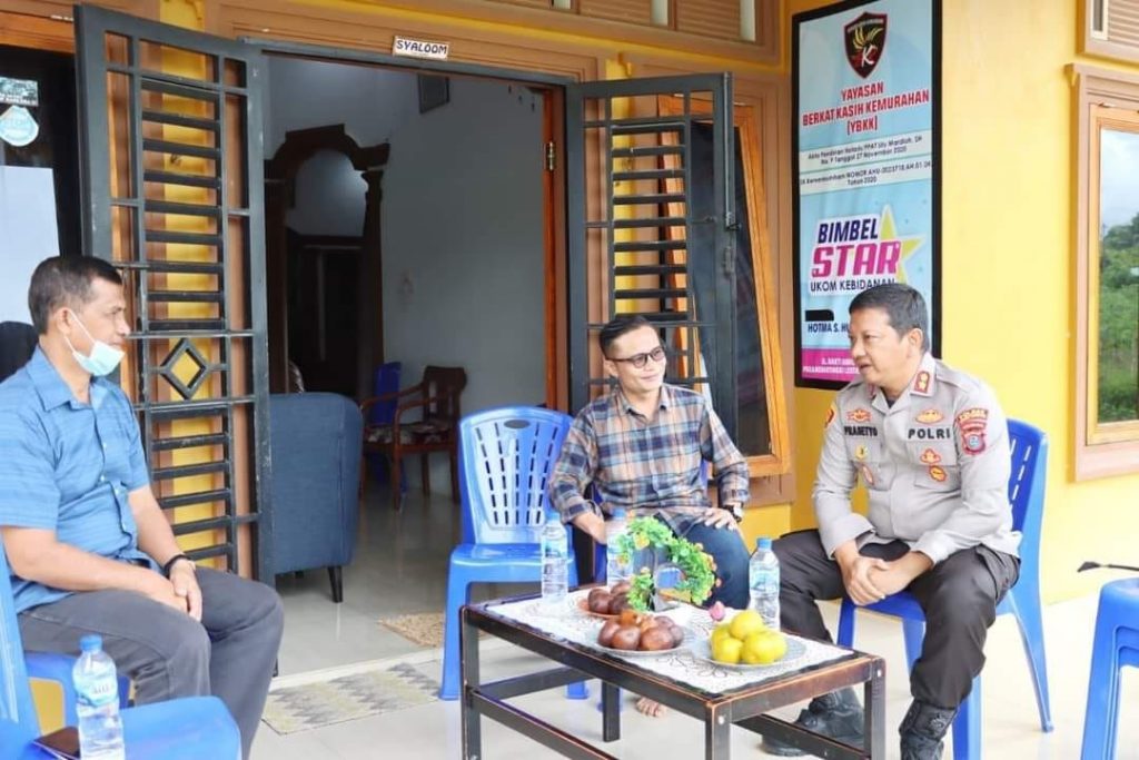 Personil Satuan Intelkam Monitoring dan Deteksi Dini Kunjungan Kerja dan Silaturrahmi Kapolres Padangsidimpuan AKBP Dwi Prasetyo Wibowo, SIK ke Tokoh Agama di Wilayah Kota Padangsidimpuan