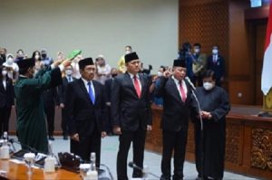 Tampak Foto Sebelah Kiri, Pengambilan Sumpah Jabatan Ongku P. Hasibuan Sebagai PAW DPR RI Dapil Sumut II