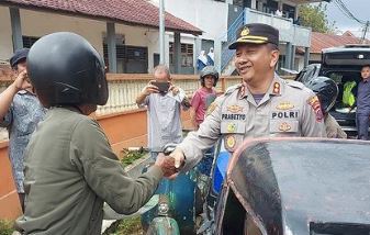 Sembari melaksanakan kunjungan ke berbagai Tokoh dan Masyarakat, Kapolres menyempatkan diri menemui pengemudi Betor