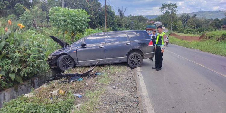 Sudah Saling Ngerem Dua Mobil di Tapsel Tetap Tabrakan, Begini Jadinya