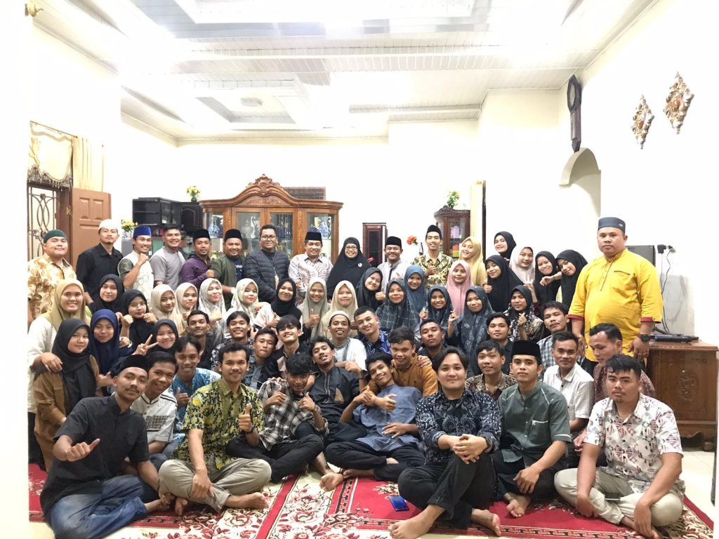 Dialog dan Bukber HMI Komisariat Lafran Pane Cabang padang sidempuan bersama Dekan Fakultas Syariah Dan Ilmu Hukum UIN SYAHADA PSP. Dr. Fathuddin aziz siregar M. A