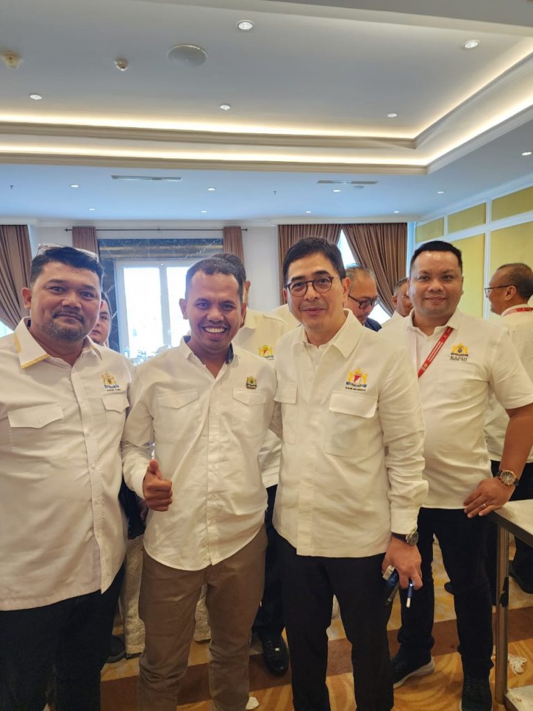Ketua KADIN Padang Sidempuan Julpan Tambunan.ST bersama Ketua KADIN Indonesia M. Arsjad Rasjid P.M di Hotel Adi Mulia Medan Sumut
