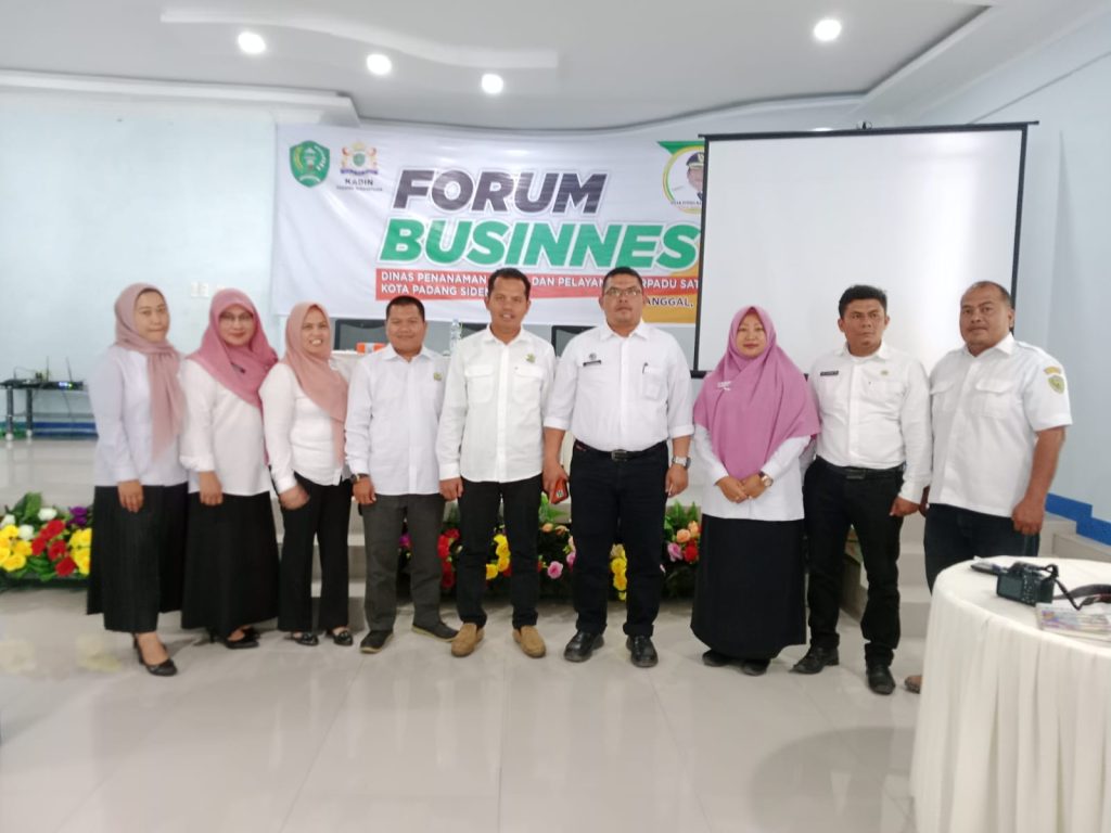 FDB tersebut dihadiri Kepala DPMPTSP Padang Sidempuan Ruslan Abdul Gani Harahap.ST.MM, Ketua Kadin Padang Sidempuan Julpan Tambunan.ST, Andi Marwan sebagai Wakil Ketua Bidang Keorganisasisan, Kabid Pelayanan Dinas Kesehatan Heni, Kepala Bidang Promosi Penanaman Modal Viena Merlya Dewi, Penata Perizinan Rifqi Fauzi Harahap, Penata Perizinan Ahli Muda Dian Afriani, Tenaga Ahli Promosi Penanaman Modal Hardinan Hutasoit beserta Jajarannya serta para undangan UMKM yang hadir.