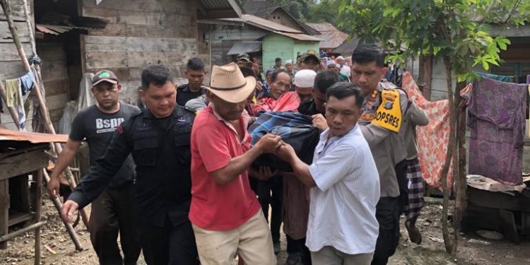 Mudik Lebaran ke Kampung Halaman Mobil Hanyut Terbawa Arus Sungai